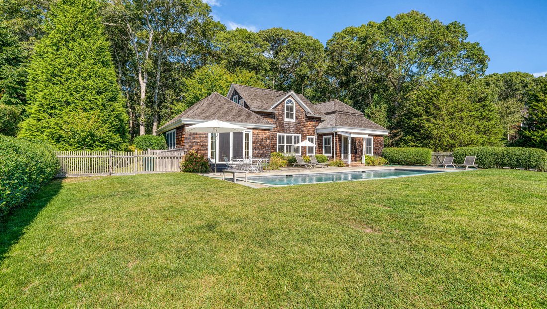 East Hampton, New York, United States 3 - 15878876