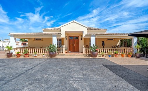Country House in Almoradi, Valencian Community, Spain 1
