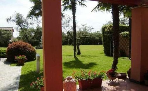 Townhouse in Quercioli - Rinchiostra, Massa, Tuscany 1
