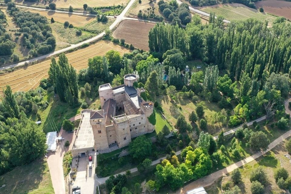 Castilnovo: A Crown of Stone, Whispers of Kings & Wild Forests Near Madrid