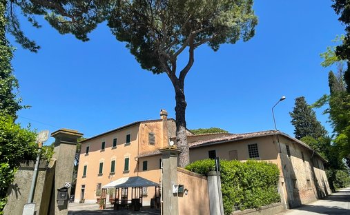 Castle for Sale in Molino d'Egola, Tuscany, Italy