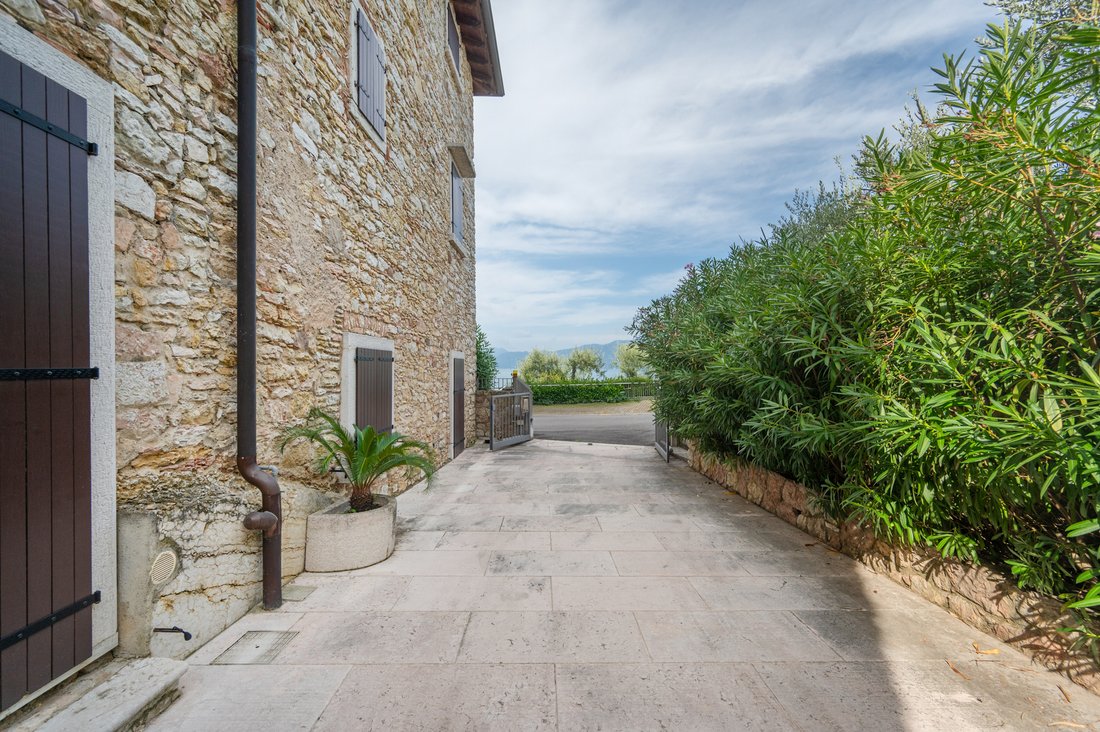 House in Torri del Benaco, Veneto, Italy 4 - 16230979