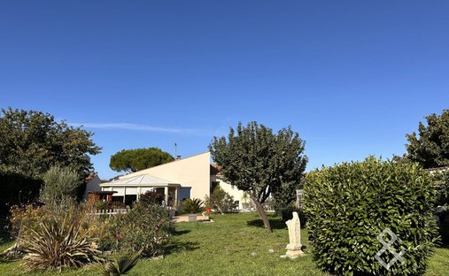 House in La Jarrie, Nouvelle-Aquitaine, France 1