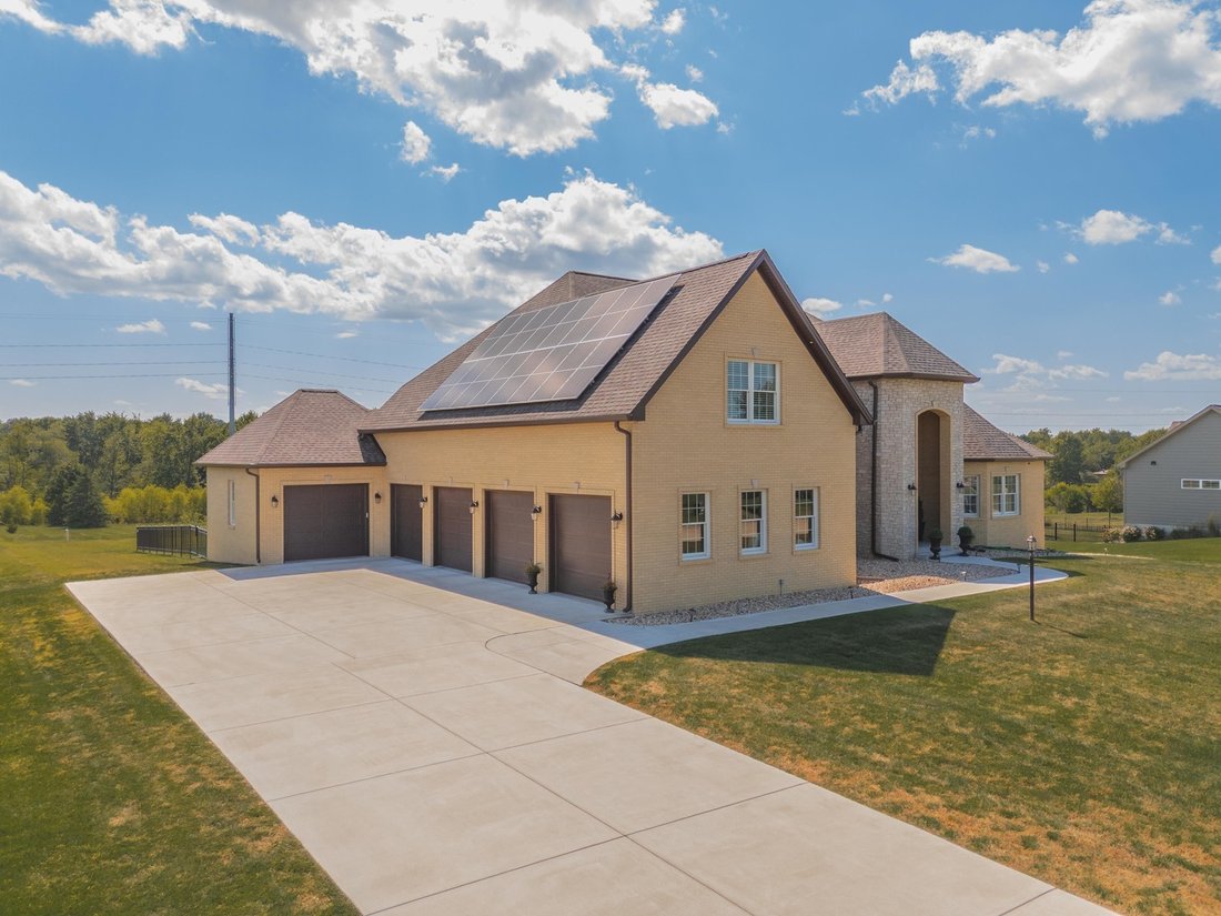 House in Bloomington, Illinois, United States 2 - 16232466