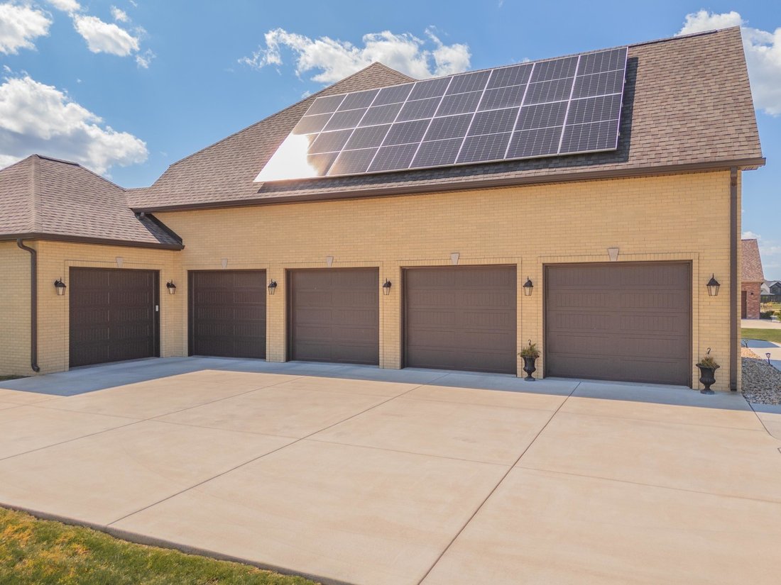 House in Bloomington, Illinois, United States 3 - 16232466