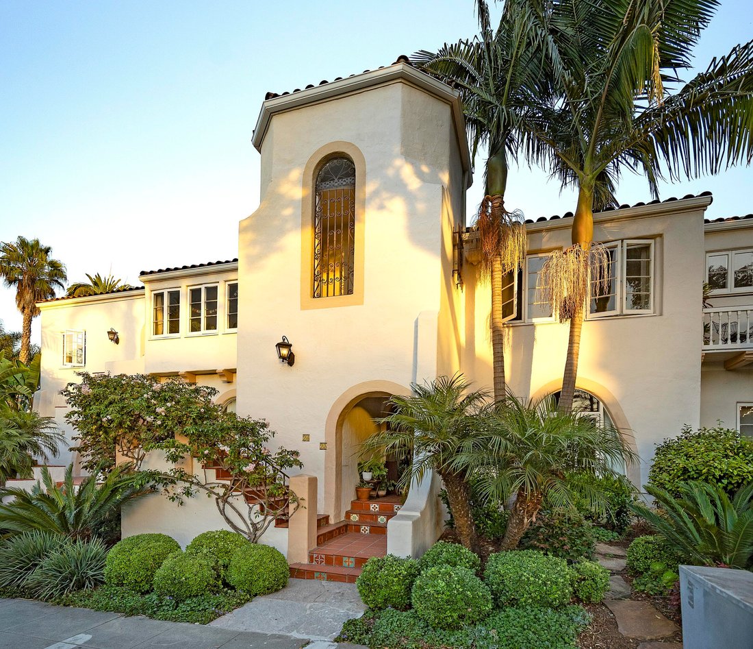 Santa Barbara, California, United States 4 - 16235223