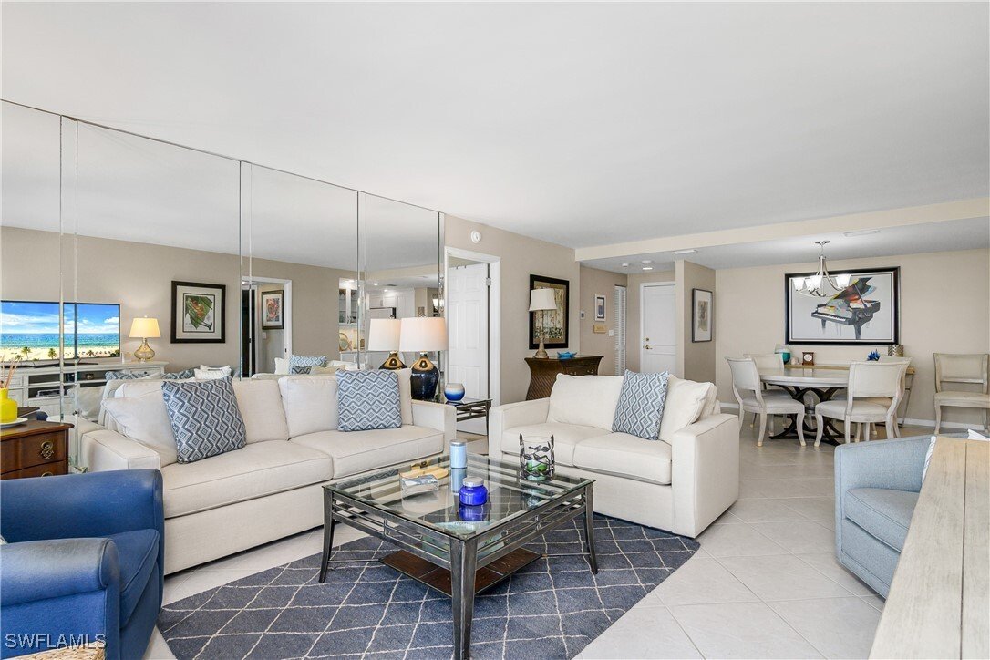 Condo in Naples, Florida, United States 5 - 16236237