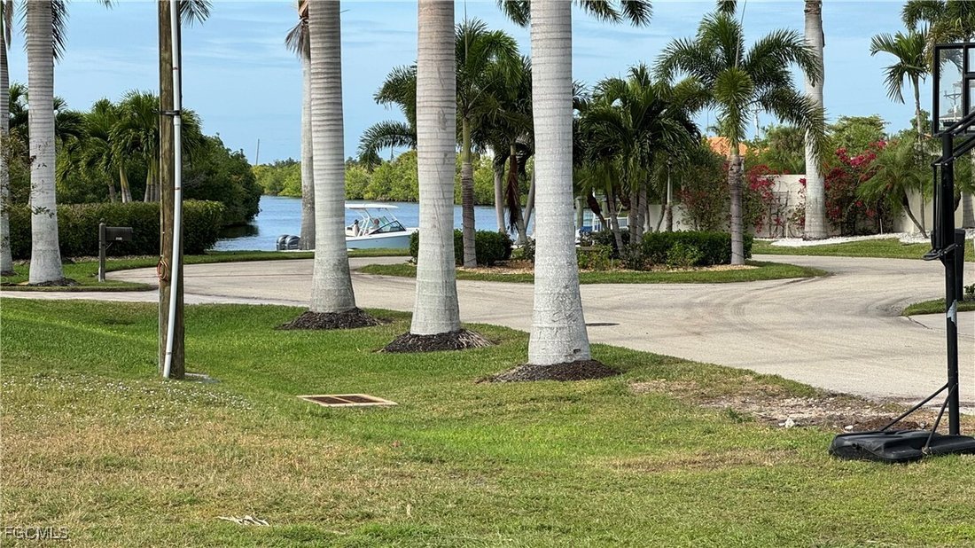 House in Cape Coral, Florida, United States 5 - 16235919