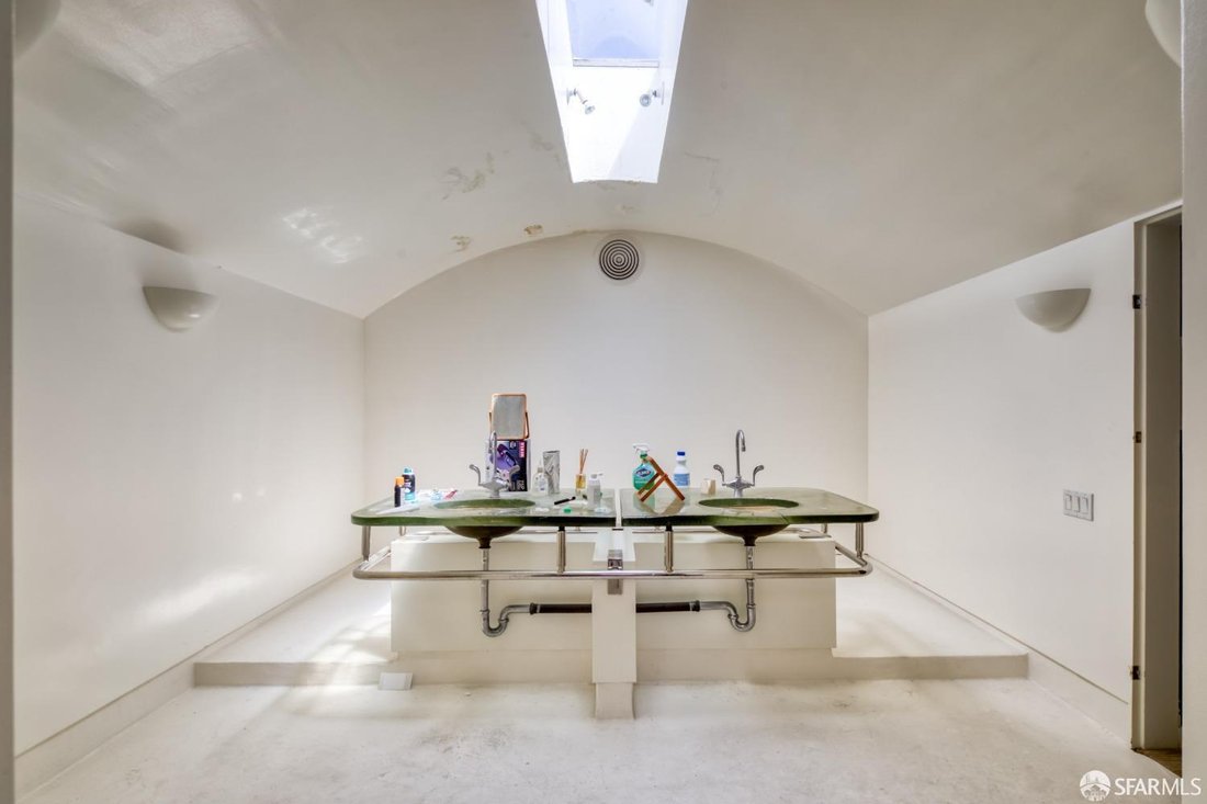 San Francisco, California, United States 5 - 16233046