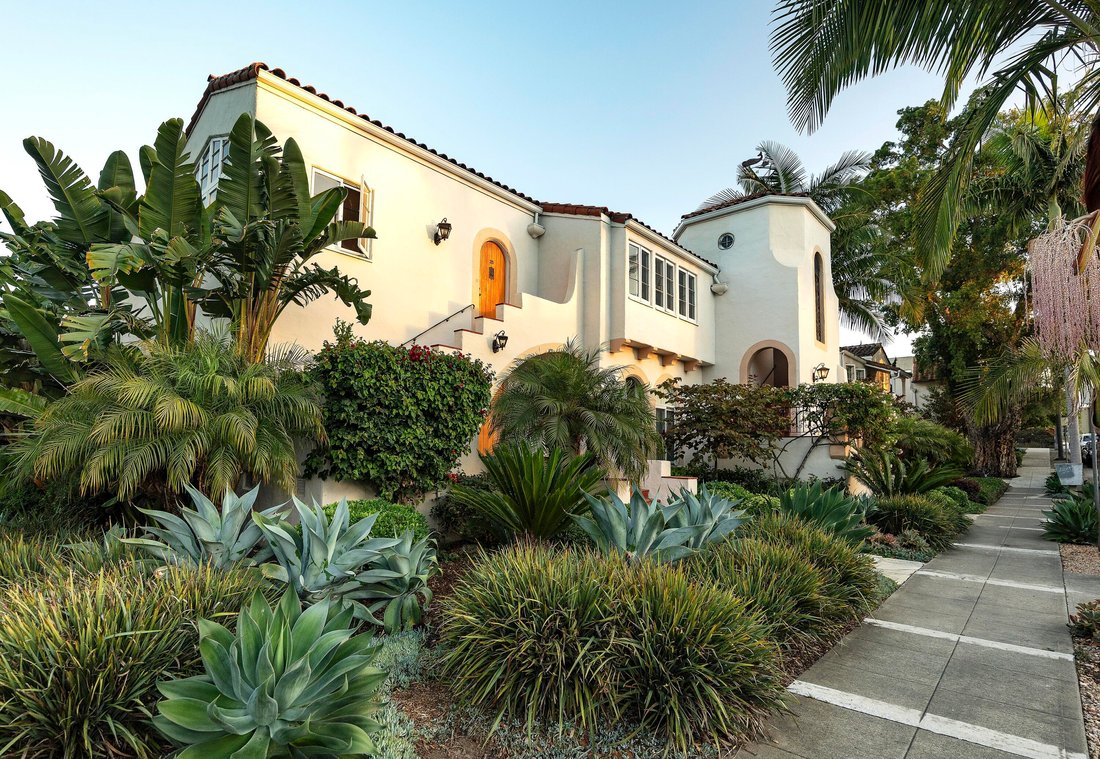 Santa Barbara, California, United States 3 - 16235223