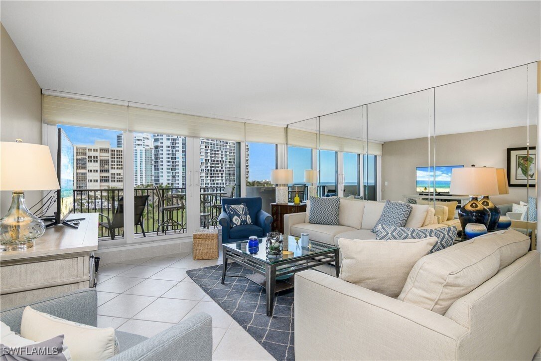 Condo in Naples, Florida, United States 4 - 16236237