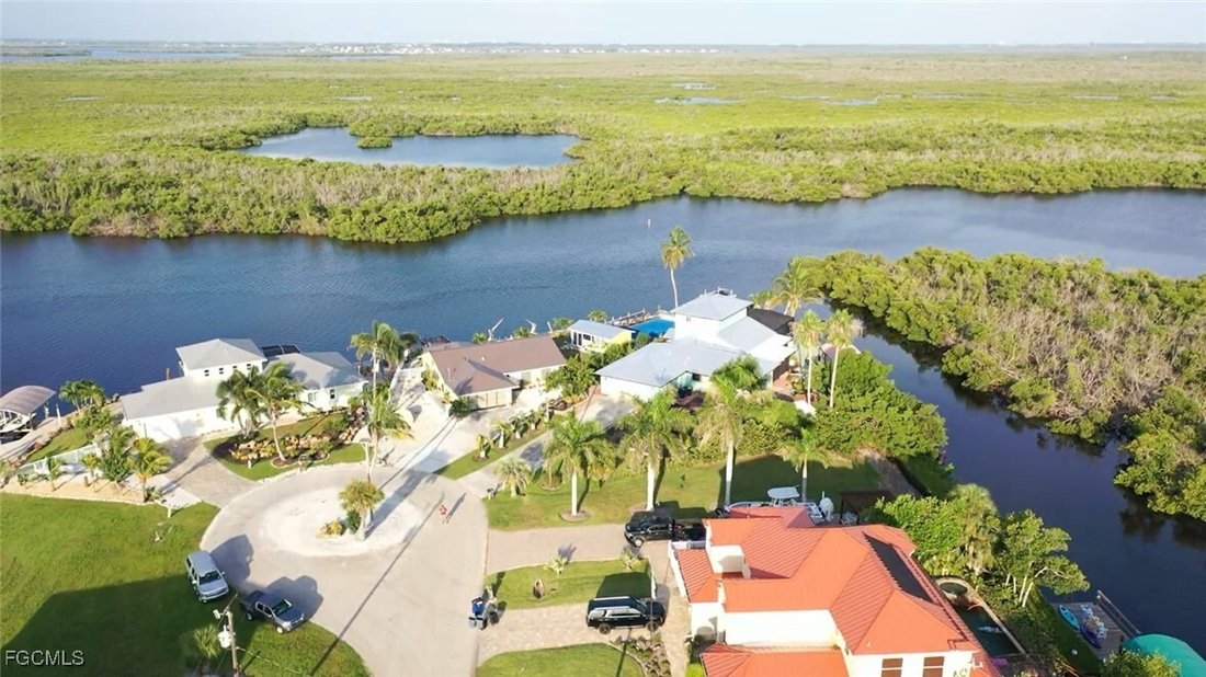 House in Bokeelia, Florida, United States 1 - 16235876