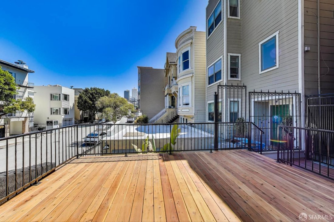 San Francisco, California, United States 3 - 16232798