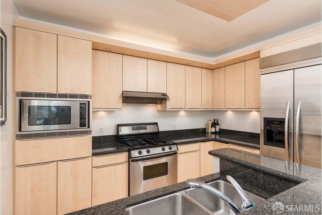 Condo in San Francisco, California, United States 4 - 16233191