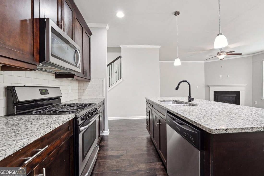 Townhouse in Suwanee, Georgia, United States 4 - 16240335