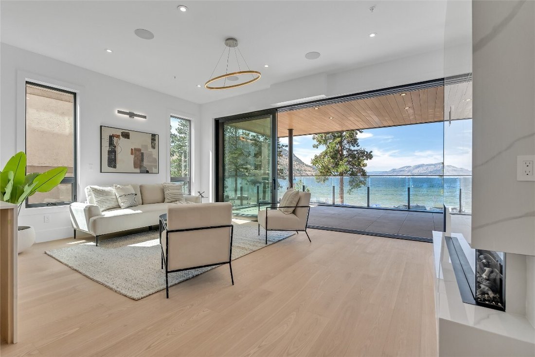 Apartment in Penticton, British Columbia, Canada 1 - 16251236