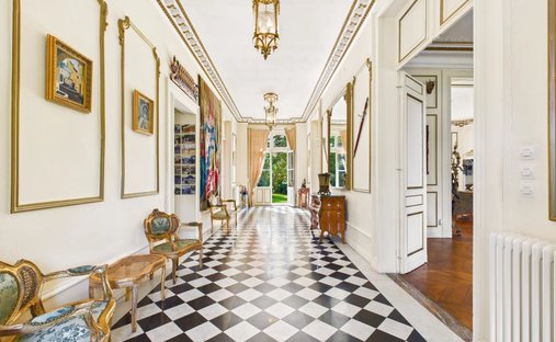 Tournon Saint Pierre Castle