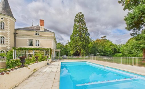 Tournon Saint Pierre Castle