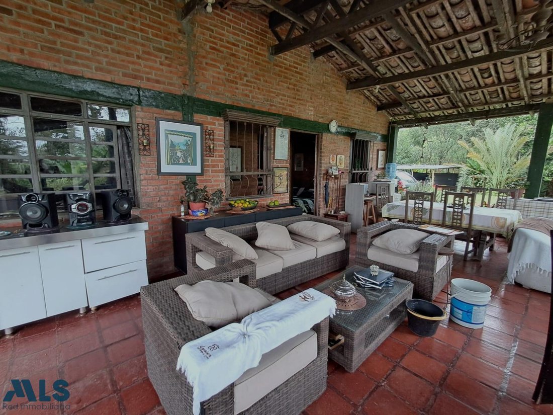 Finca in Pereira, Risaralda, Colombia 3 - 16249348