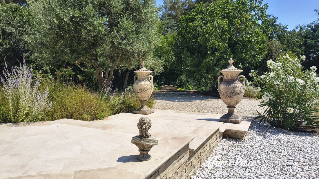 Villa in Camplanier, Nimes, France 2 - 16247389