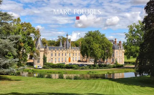Castle in Auneau-Bleury-Saint-Symphorien, Centre-Val de Loire, France 1