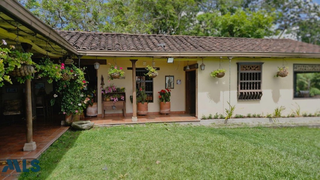 Finca in El Carmen de Viboral, Antioquia, Colombia 1 - 16249093