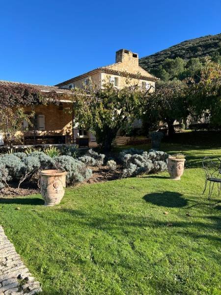Estate in Bonnieux, Provence-Alpes-Côte d'Azur, France 1 - 16246084
