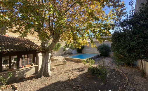 House in Zone Sud, Saint-Gilles, France 1