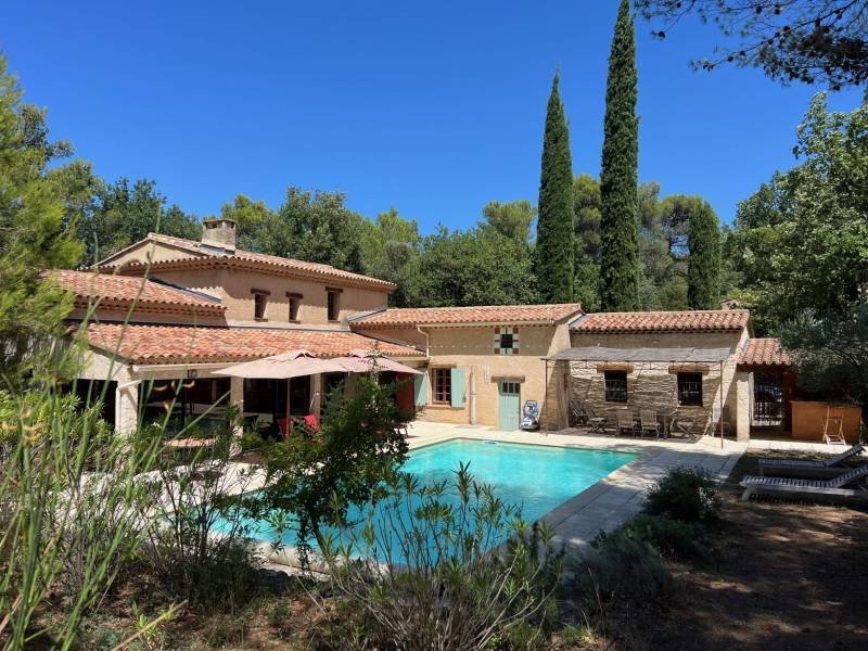 House in Ménerbes, Provence-Alpes-Côte d'Azur, France 1 - 16247657