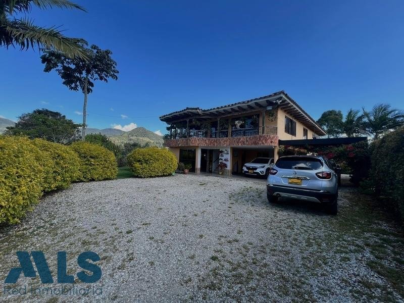 Finca in Rionegro, La Ceja, Colombia 1 - 16248688