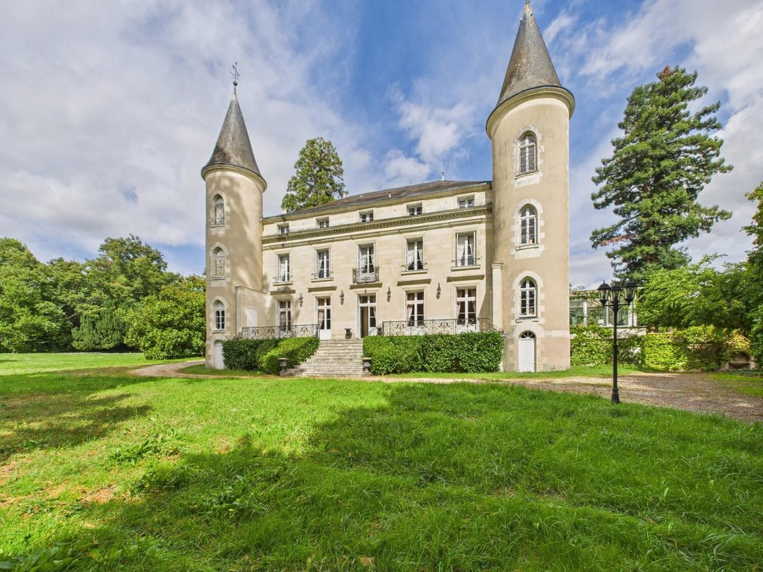 House in Tournon-Saint-Pierre, Centre-Val de Loire, France 1 - 16250610