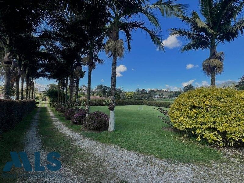 Finca in Rionegro, La Ceja, Colombia 2 - 16248688