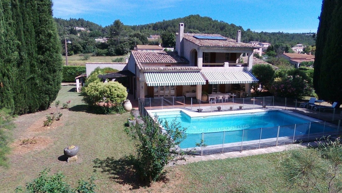 Villa in Cabasse, Provence-Alpes-Côte d'Azur, France 1 - 16249122