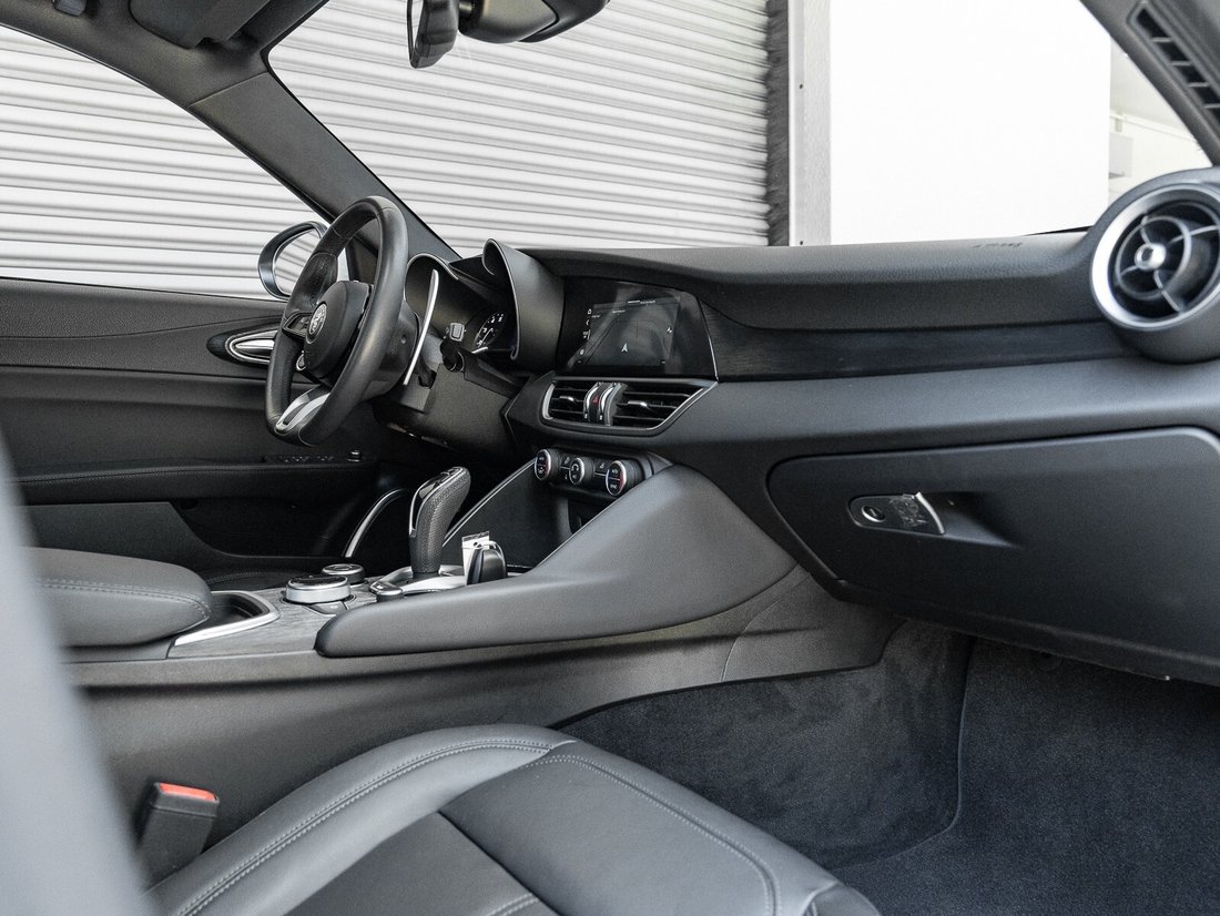 Sedan in Naples, FL 2 - 16203223