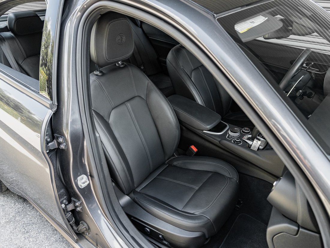 Sedan in Naples, FL 4 - 16203228
