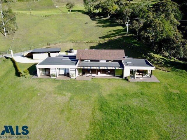 Finca in Rionegro, Antioquia, Colombia 3 - 16249047