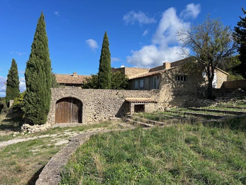 Estate in Saumane-de-Vaucluse, Provence-Alpes-Côte d'Azur, France 2 - 16247696