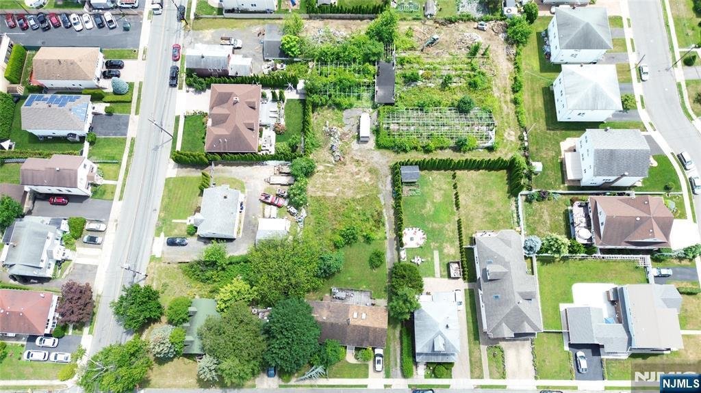 House in Elmwood Park, New Jersey, United States 2 - 16251606