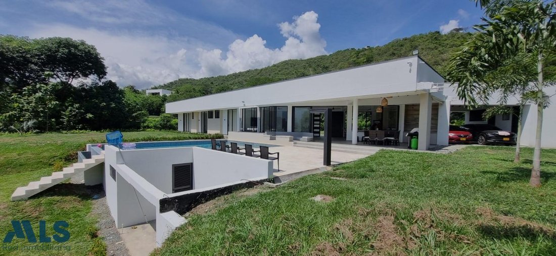 Finca in Santa Fe de Antioquia, Santa Fe de Antioquia, Colombia 1 - 16249302