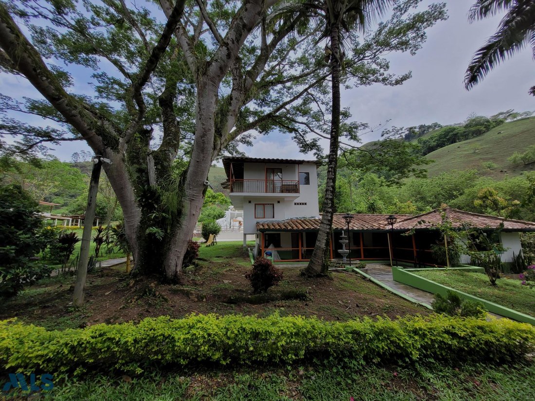 Finca in Hispania, Antioquia, Colombia 4 - 16249398