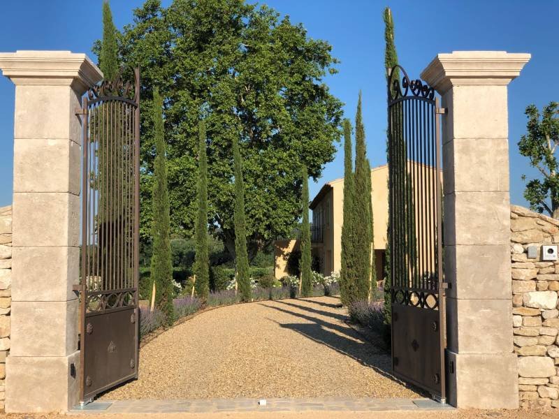 Estate in Bonnieux, Provence-Alpes-Côte d'Azur, France 5 - 16247112