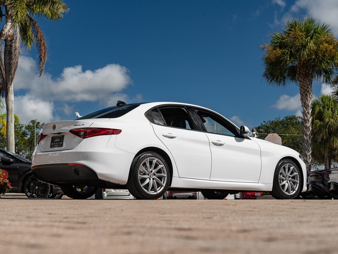 Sedan in Naples, FL 3 - 16203223