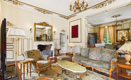 Tournon Saint Pierre Castle