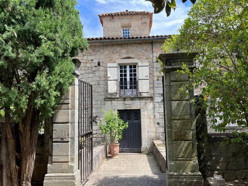 Whispers of Tuscany in Ardèche’s Timeless Château – A 14th-Century Dream