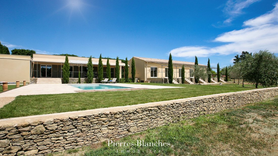 Villa in Uzès, Occitania, France 2 - 16247859