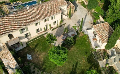 House in Exterieur, Sarrians, France 1