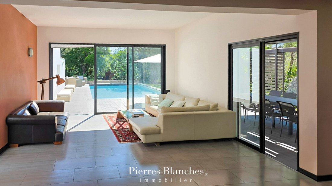 Villa in Camplanier, Nimes, France 3 - 16248202