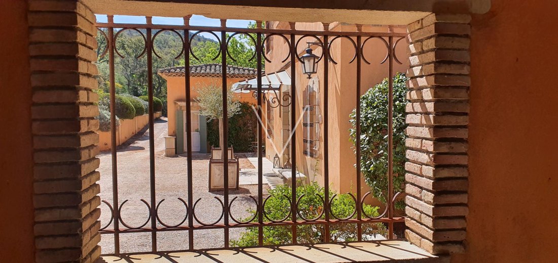 House in Le Plan-de-la-Tour, Provence-Alpes-Côte d'Azur, France 3 - 16247611