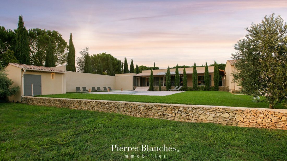 Villa in Uzès, Occitania, France 1 - 16247859