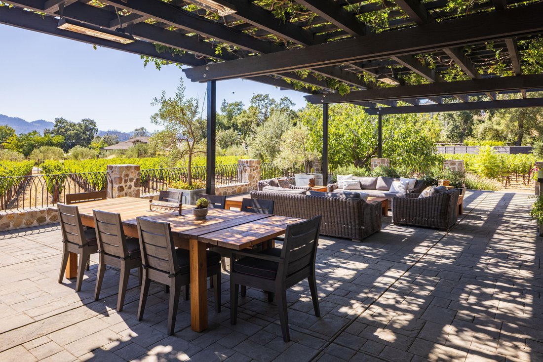 Calistoga, California, United States 1 - 16252515
